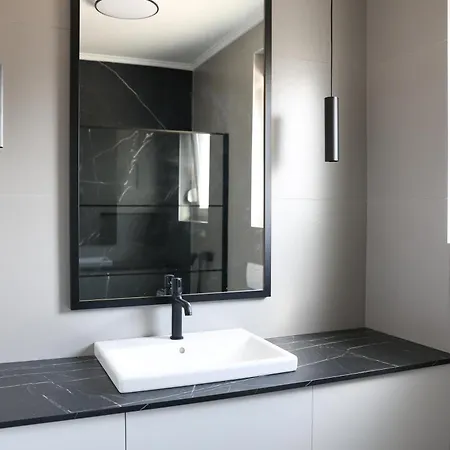 Maris -heated Pool *