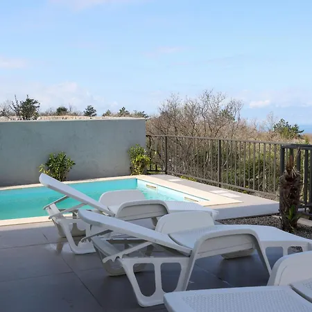 Maris -heated Pool *