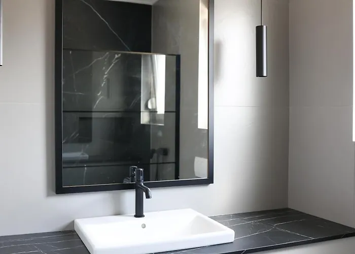 Maris -heated Pool *